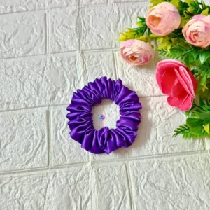 Satin Scrunchie (Medium)